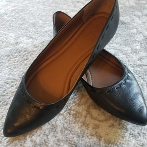 Frye point toe flats. Size 9, Fit like 8.5.